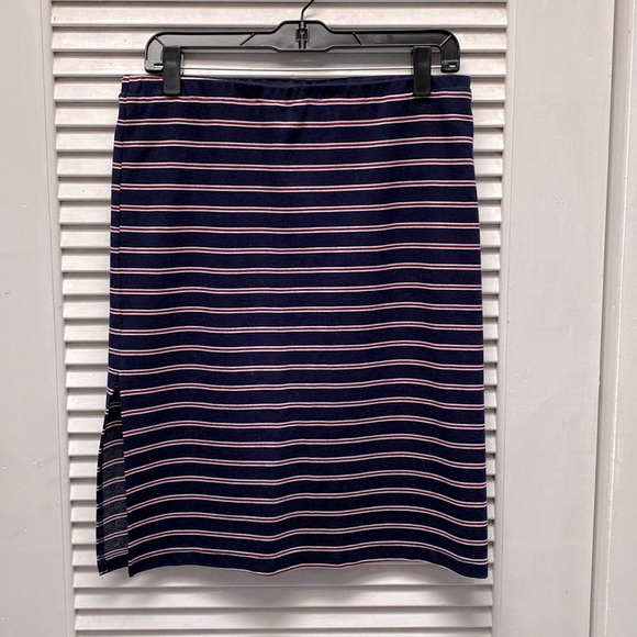 Pull-on Skirt with Slit - Picture 1 of 5